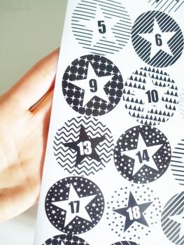 24 Adventskalender Zahlen schwarz-weiß
